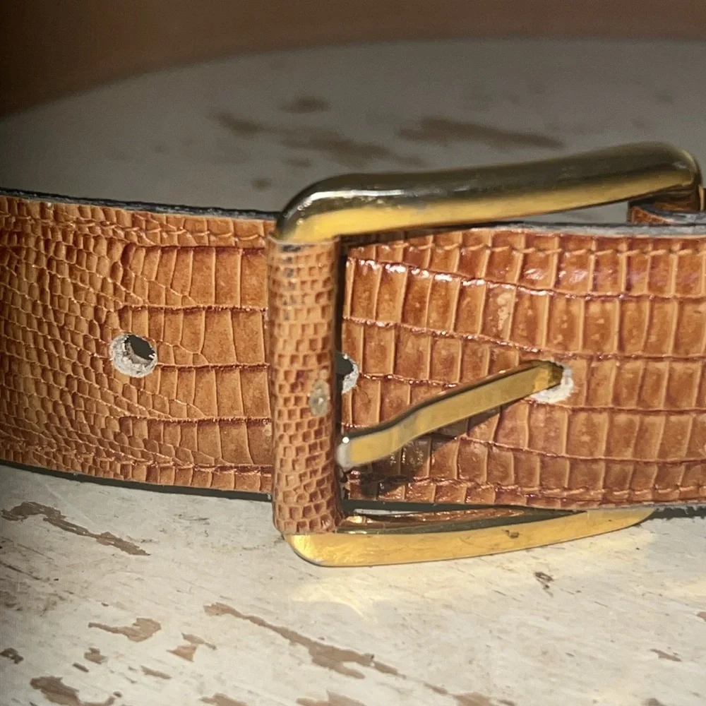 Vintage I. Magnin ladies leather belt 25” - 28”